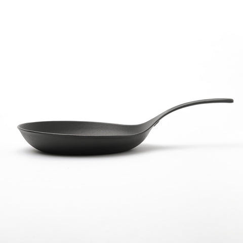 岩鋳 オムレット 鍋敷き＋シリコングリップつきセット 鉄フライパン スキレット 南部鉄器 iwachu - フライパン専門店 鐵兎堂-TETTODO-
