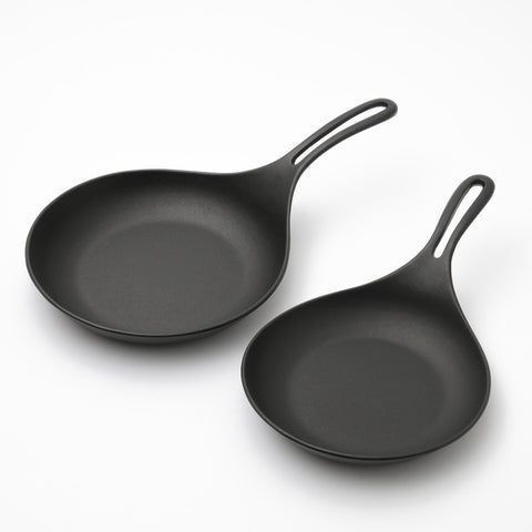 岩鋳 オムレット 鍋敷き＋シリコングリップつきセット 鉄フライパン スキレット 南部鉄器 iwachu - フライパン専門店 鐵兎堂-TETTODO-