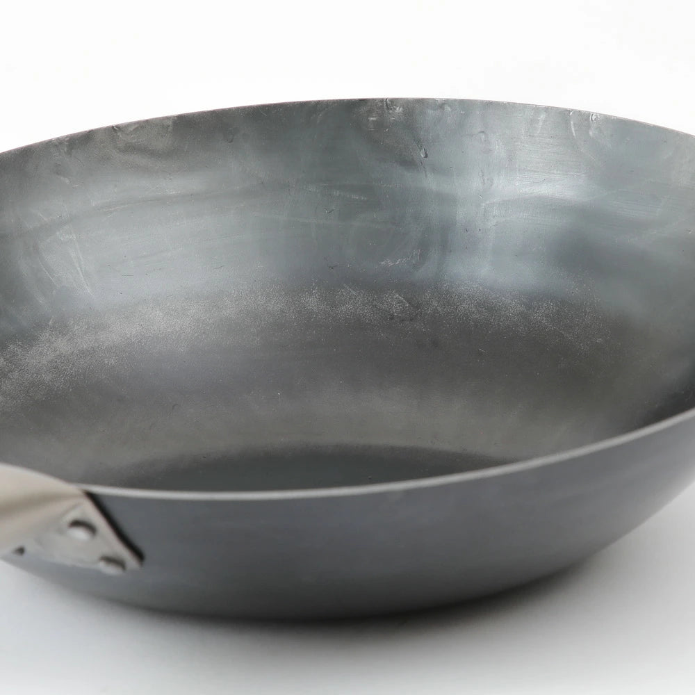 HANAKO 打出炒め鍋 山田工業所 チタンハンドル 27cm 軽量 すぐ使える あおり鍋 取っ手が熱くない 焼く 煮る 揚げる 中華鍋 フライパン日本製 シーズニング不要 05-0041-0502 ハナコ