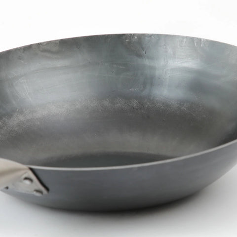 HANAKO 打出炒め鍋 山田工業所 チタンハンドル 27cm 軽量 すぐ使える あおり鍋 取っ手が熱くない 焼く 煮る 揚げる 中華鍋 フライパン日本製 シーズニング不要 05-0041-0502 ハナコ - フライパン専門店 鐵兎堂-TETTODO-