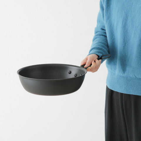 深型フライパン 仔犬印 ブラックシリーズ 炒め鍋 24cm IH対応 高級 コーティングフライパン 2層鋼 小さめ 扱いやすい ウォックパン フライパン 片手鍋 本間製作所 日本製 黒い かっこいい 調理道具 xmas - フライパン専門店 鐵兎堂-TETTODO-
