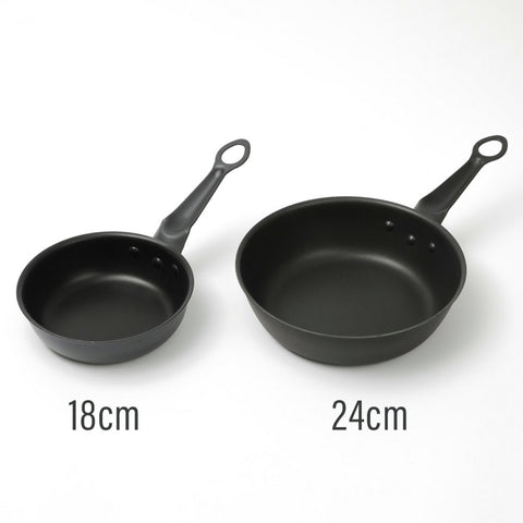 深型フライパン 仔犬印 ブラックシリーズ 炒め鍋 24cm IH対応 高級 コーティングフライパン 2層鋼 小さめ 扱いやすい ウォックパン フライパン 片手鍋 本間製作所 日本製 黒い かっこいい 調理道具 xmas - フライパン専門店 鐵兎堂-TETTODO-