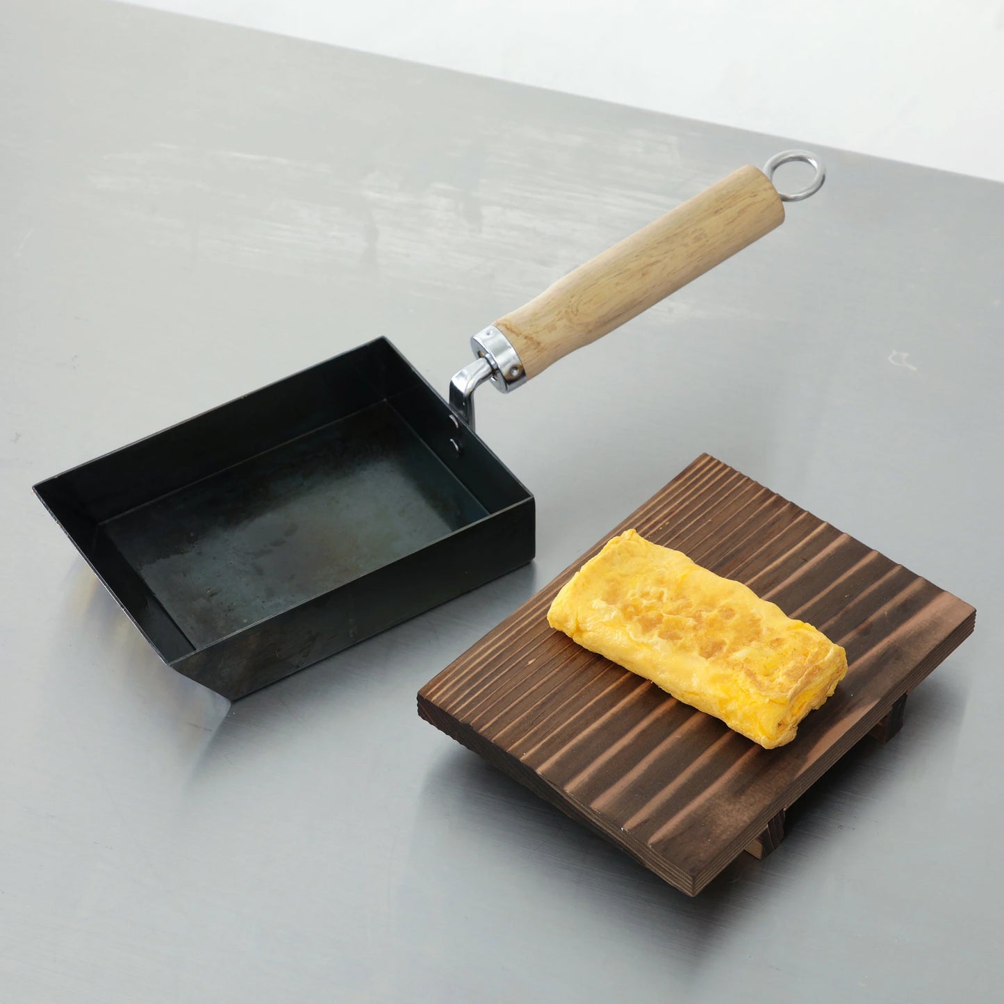 京都活具 鉄製 卵焼き器 IH対応 日本製 玉子焼き たまご焼き器 油ならし不要