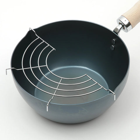 京都活具 鉄製 片手深型鍋 20cm 網付き 揚日本製 IH対応 - フライパン専門店 鐵兎堂-TETTODO-