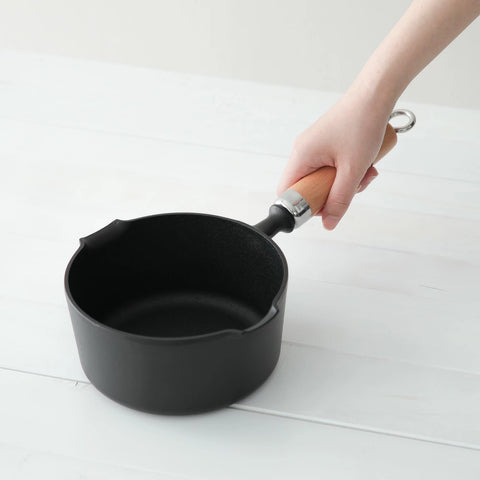 南部鉄器 まいにち鉄分摂取鍋 岩鋳 片手小鍋 16cm 敷板セット/敷板＋木蓋セット - フライパン専門店 鐵兎堂-TETTODO-